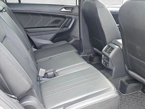 Used 2023 Volkswagen Tiguan SE R-Line image 20