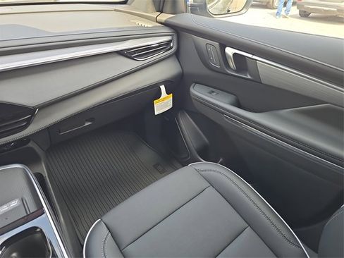 New 2025 Buick Enclave Preferred w/ Power Package image 16