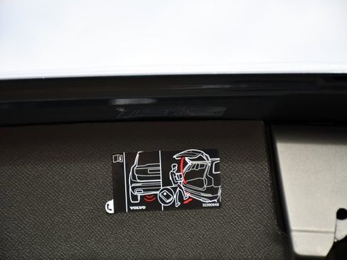 New 2026 Volvo XC90 B6 Plus w/ Protection Package Premier image 31