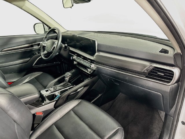 Used 2025 Kia Telluride S AWD/4WD image 33