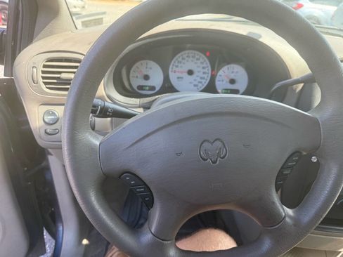 Used 2002 Dodge Caravan SE FWD image 24