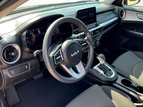Used 2023 Kia Forte LXS image 19