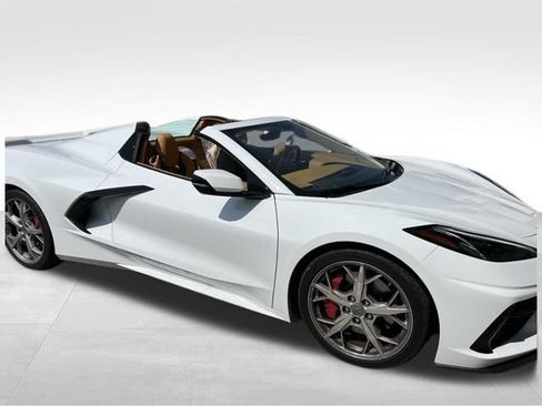 Used 2022 Chevrolet Corvette Stingray Premium Conv w/ Z51 Performance Package RWD image 9
