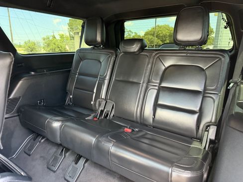Used 2020 Lincoln Navigator L Reserve w/ Luxury Package AWD/4WD image 32