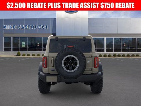 New 2025 Ford Bronco Outer Banks w/ Sasquatch Package image 5