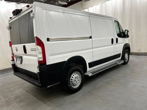 Used 2025 RAM ProMaster 2500 w/ U-Haul Equipment Group FWD image 4