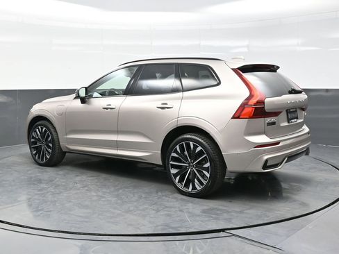 New 2026 Volvo XC60 T8 Ultra w/ Protection Package Premier AWD/4WD image 4