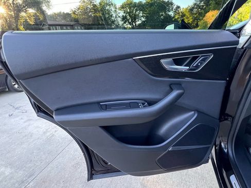 Used 2019 Audi Q8 Prestige image 16