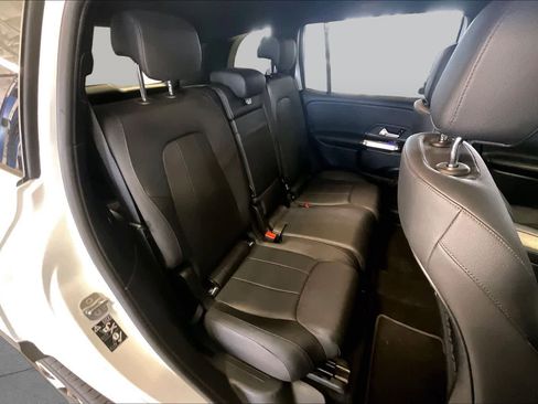 Used 2024 Mercedes-Benz GLB 250 image 17