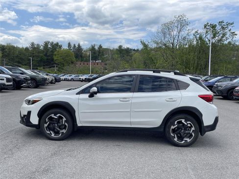 Used 2022 Subaru Crosstrek 2.5i Limited w/ Moonroof Package 2 AWD/4WD image 2