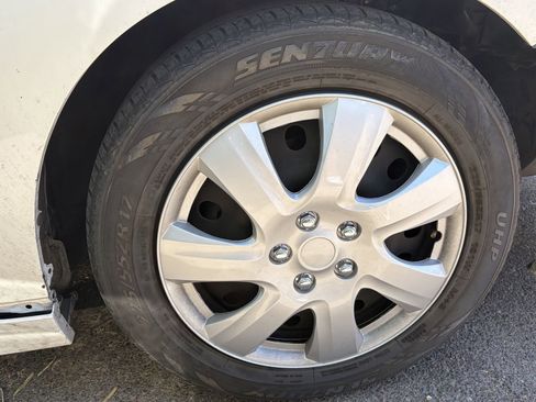 Used 2017 Subaru Legacy 2.5i AWD/4WD image 5