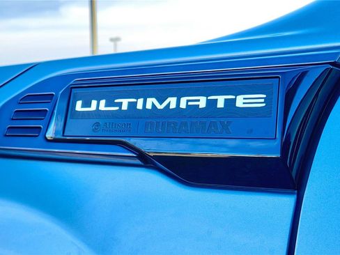 Used 2024 GMC Sierra 2500 Denali Ultimate image 9