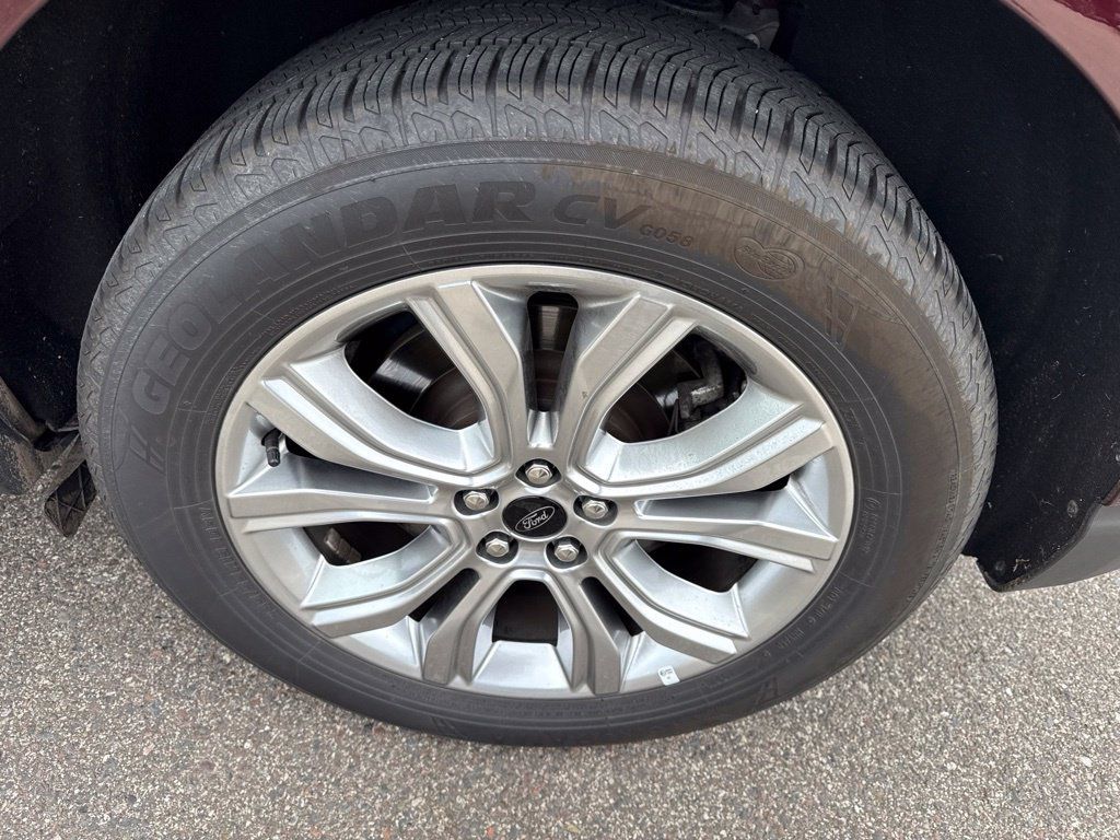 Used 2024 Ford Edge Titanium AWD/4WD image 25