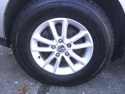 Used 2013 Dodge Journey SXT w/ Flexible Seating Group image 10