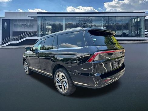 New 2026 Lincoln Navigator Reserve AWD/4WD image 5