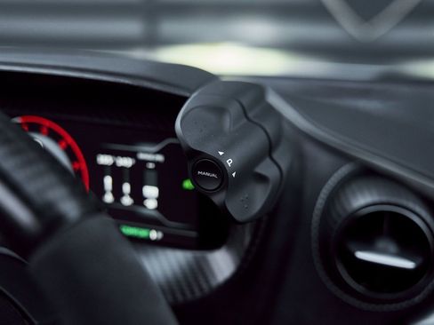 Used 2024 McLaren 750S Spider image 59