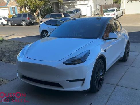 Used 2022 Tesla Model Y Performance AWD/4WD image 1