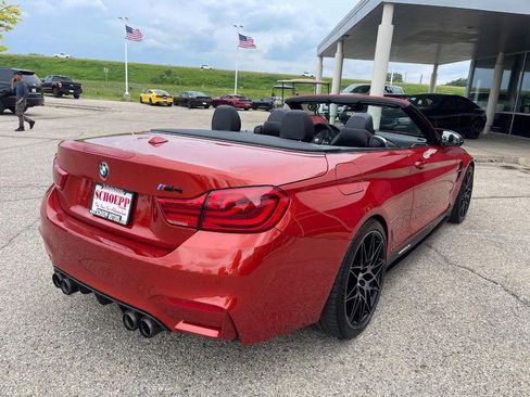 Used 2018 BMW M4 Convertible image 3