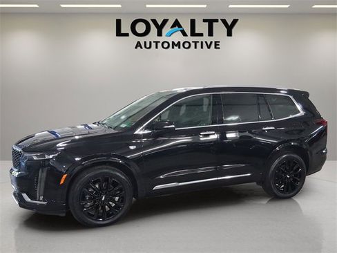 Used 2022 Cadillac XT6 Luxury image 1