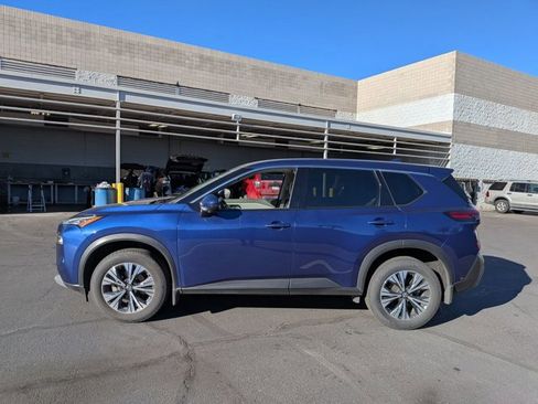 Used 2021 Nissan Rogue SV image 8