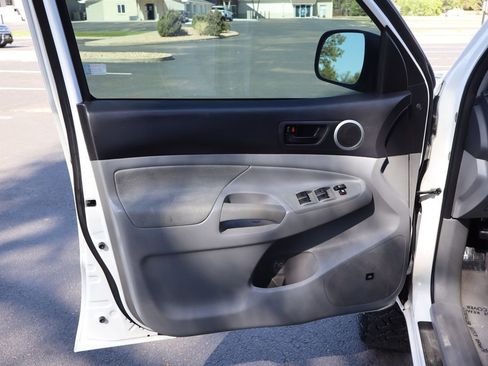 Used 2010 Toyota Tacoma 4x4 Double Cab image 23