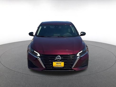 Used 2025 Nissan Altima 2.5 SV FWD image 3