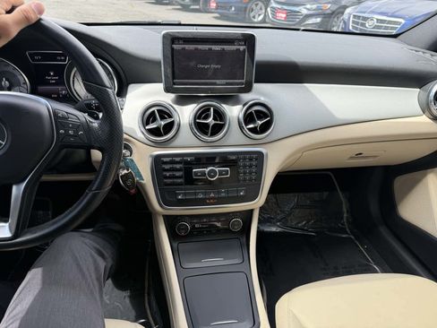 Used 2014 Mercedes-Benz CLA 250 image 9