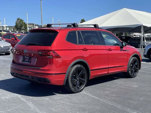Certified 2024 Volkswagen Tiguan SE R-Line image 7