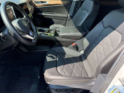 Used 2025 Volkswagen Atlas SE FWD image 5
