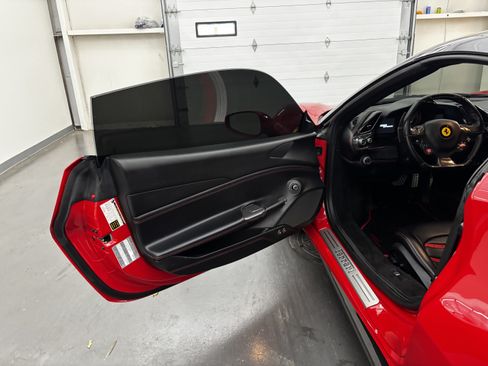 Used 2019 Ferrari 488 Spider RWD image 12
