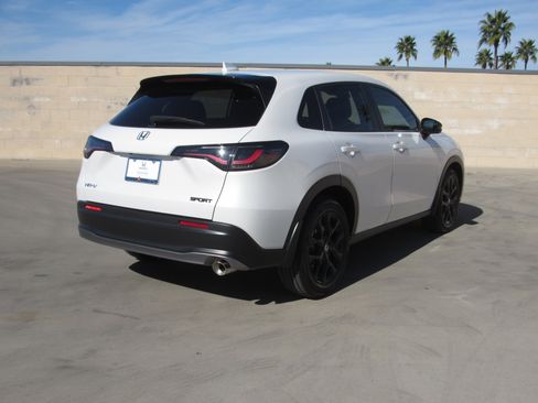 Used 2025 Honda HR-V Sport image 5