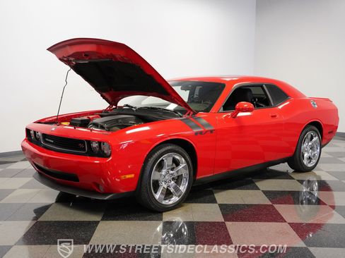 Used 2009 Dodge Challenger R/T RWD image 32
