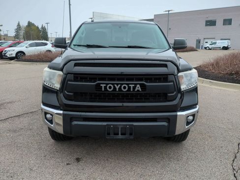 Used 2017 Toyota Tundra SR5 image 3