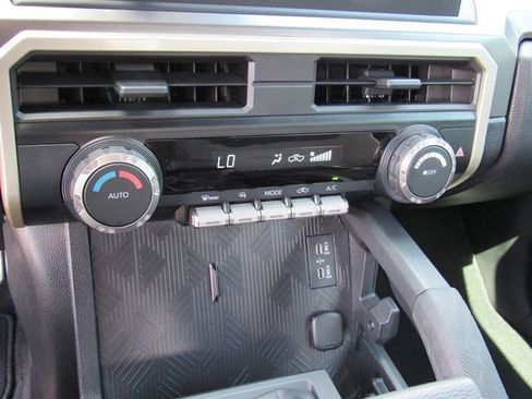 Used 2025 Toyota Tacoma TRD Sport image 26