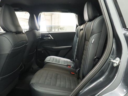 New 2026 Mitsubishi Outlander LE FWD image 24