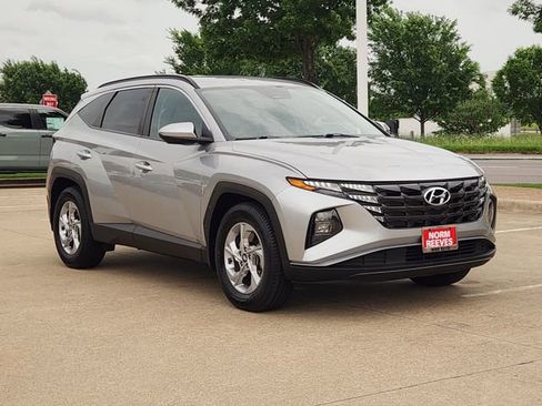 Used 2024 Hyundai Tucson SEL FWD image 2