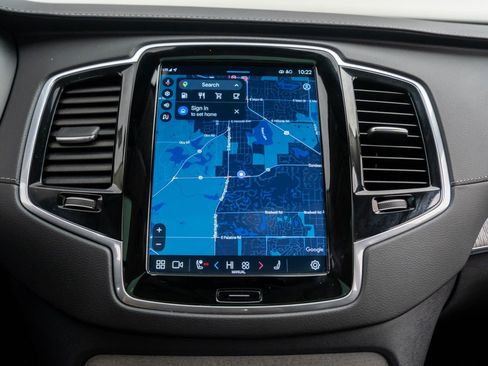 Used 2024 Volvo XC90 B6 Ultimate w/ Protection Package image 25