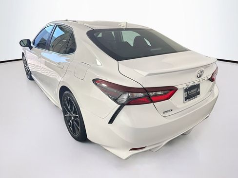 Used 2024 Toyota Camry SE FWD image 5
