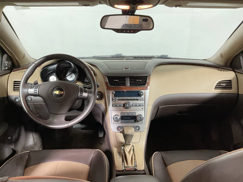 Used 2008 Chevrolet Malibu LTZ w/ Rear Power Package FWD image 21