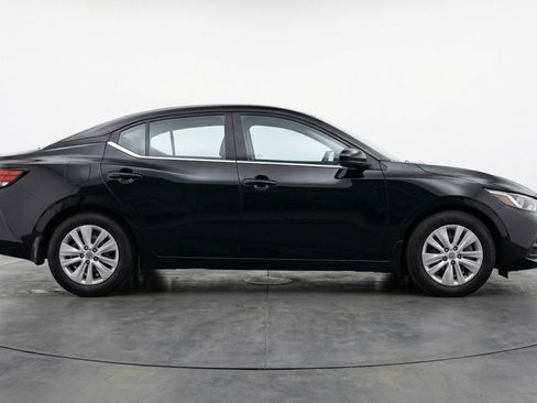 Used 2025 Nissan Sentra S image 11