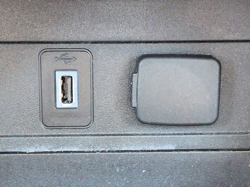 Used 2017 Ford Escape Titanium FWD image 26