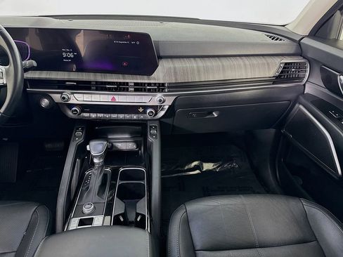 Used 2024 Kia Telluride EX w/ EX Captain's Chair Package image 26