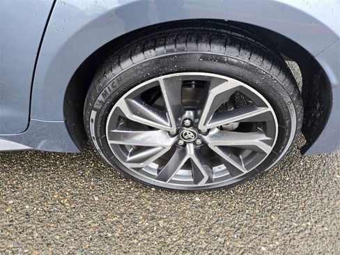 Used 2021 Toyota Corolla SE w/ SE Premium Package image 9