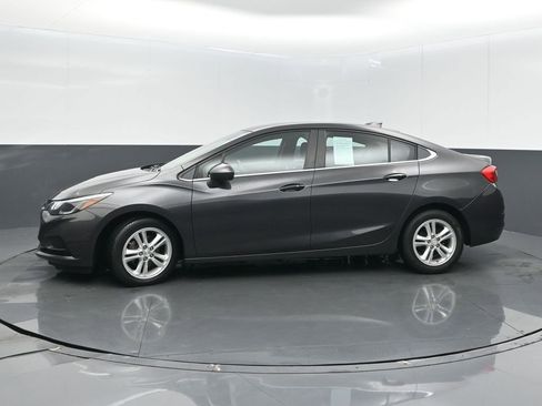 Used 2016 Chevrolet Cruze LT w/ Convenience Package FWD image 4