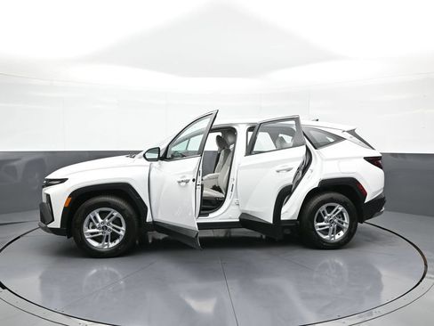 Certified 2025 Hyundai Tucson SE AWD/4WD image 42