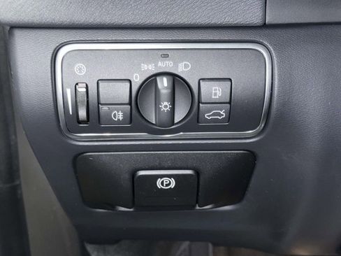 Used 2018 Volvo S60 T5 Inscription Platinum image 27