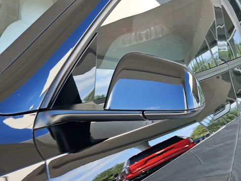 Used 2022 Tesla Model Y Performance AWD/4WD image 10