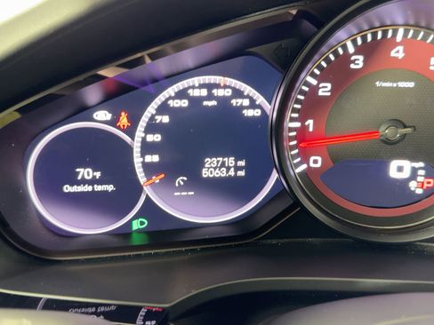 Certified 2022 Porsche Cayenne S Platinum image 22