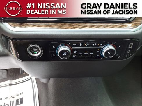 Used 2022 GMC Sierra 1500 SLE AWD/4WD image 23