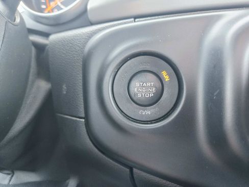 Used 2020 Jeep Wrangler Sport AWD/4WD image 34